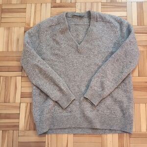 Vince wool cashmere blend v neck size S